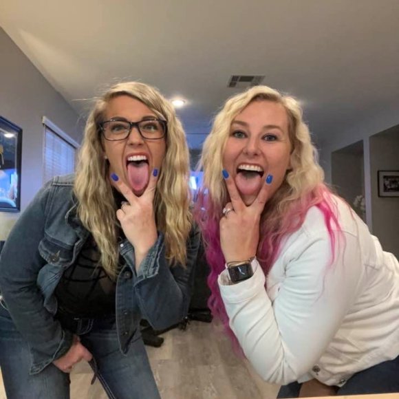 Meet your Posher, Niki - Picture 3 of 3